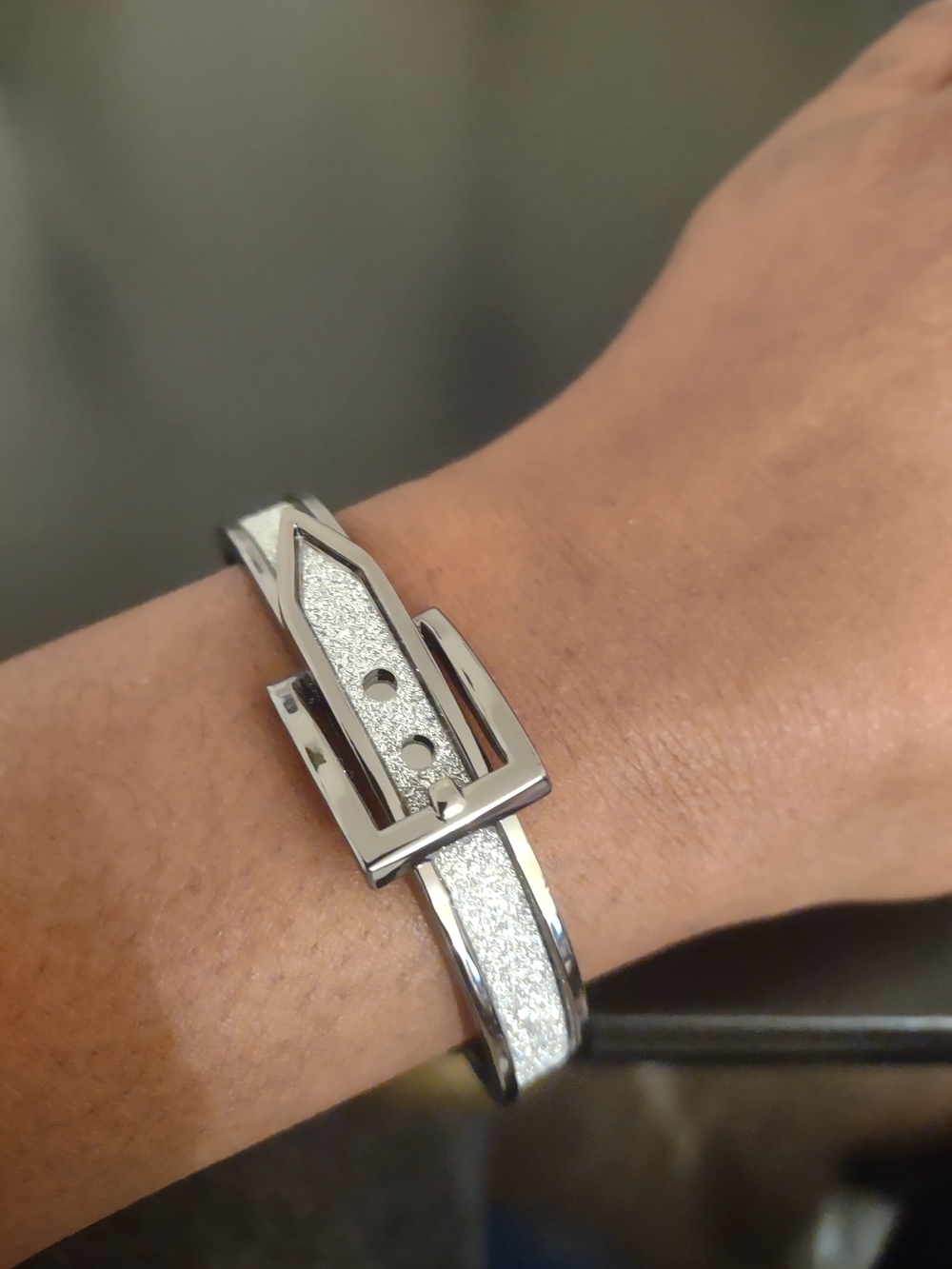 Silver Glitter Buckle Bracelet - Women's Accessory